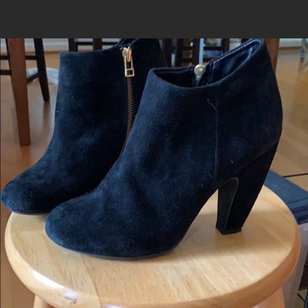Black suede Steve Madden booties